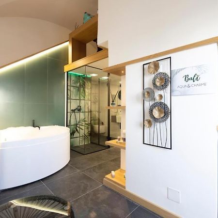 Bali Aqua&Charme Bed and Breakfast Gaeta Buitenkant foto