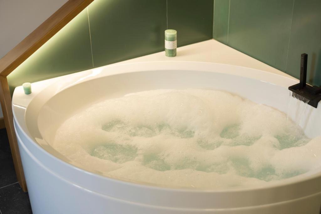 Bali Aqua&Charme Bed and Breakfast Gaeta Buitenkant foto
